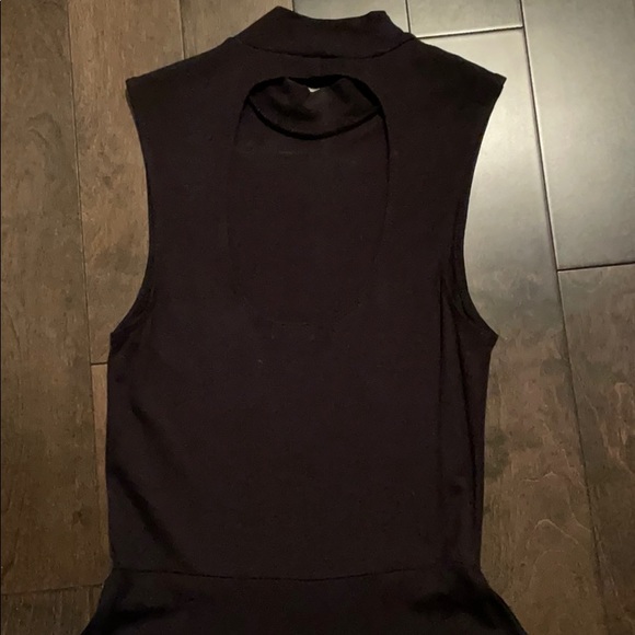 Mock neck dress with oval open back - Picture 2 of 4